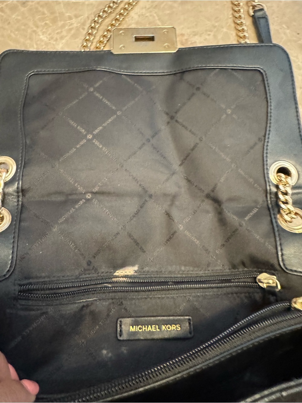 Michael Kors Peyton Quilted
Leather Shoulder Flap
Crossbody Bag - Picture 9 of 12